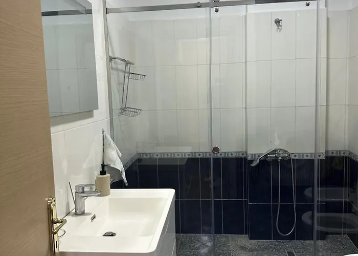 Hearth Of 2 アパート ティラナ